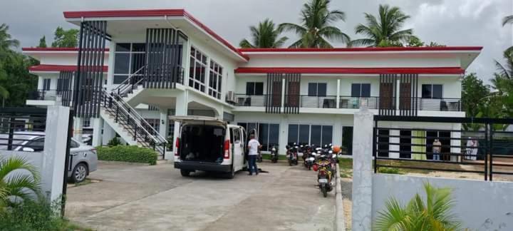 Elnora Delmar Travellers Inn シキホール エクステリア 写真