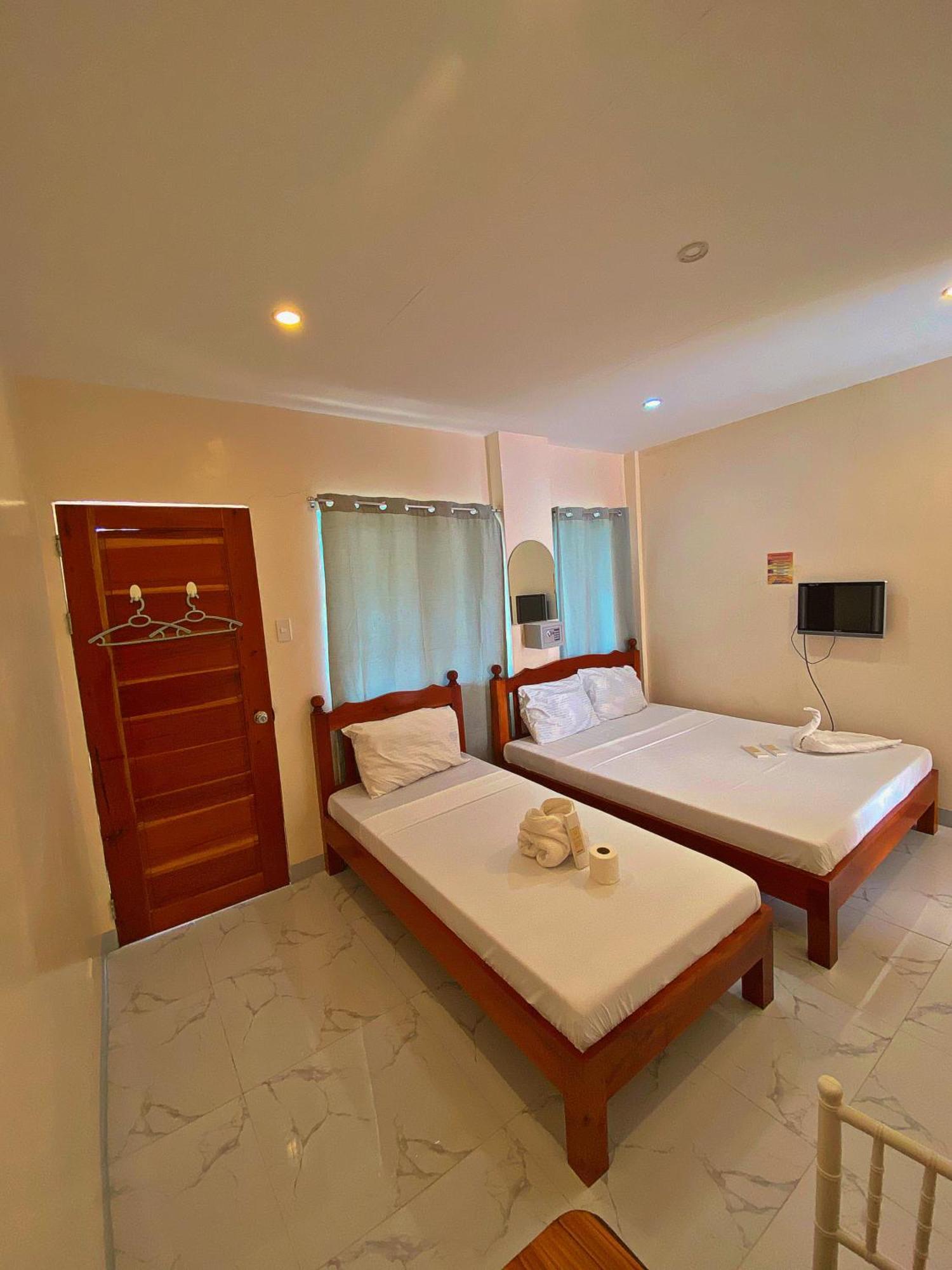 Elnora Delmar Travellers Inn シキホール エクステリア 写真